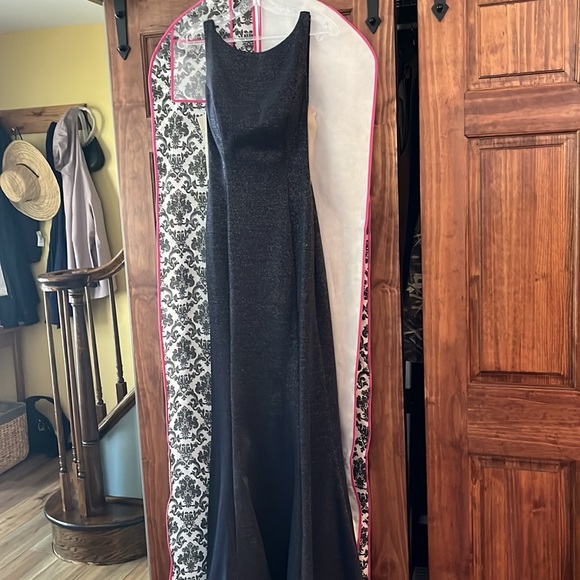 JOVANI Size 8. Formal - Picture 4 of 4